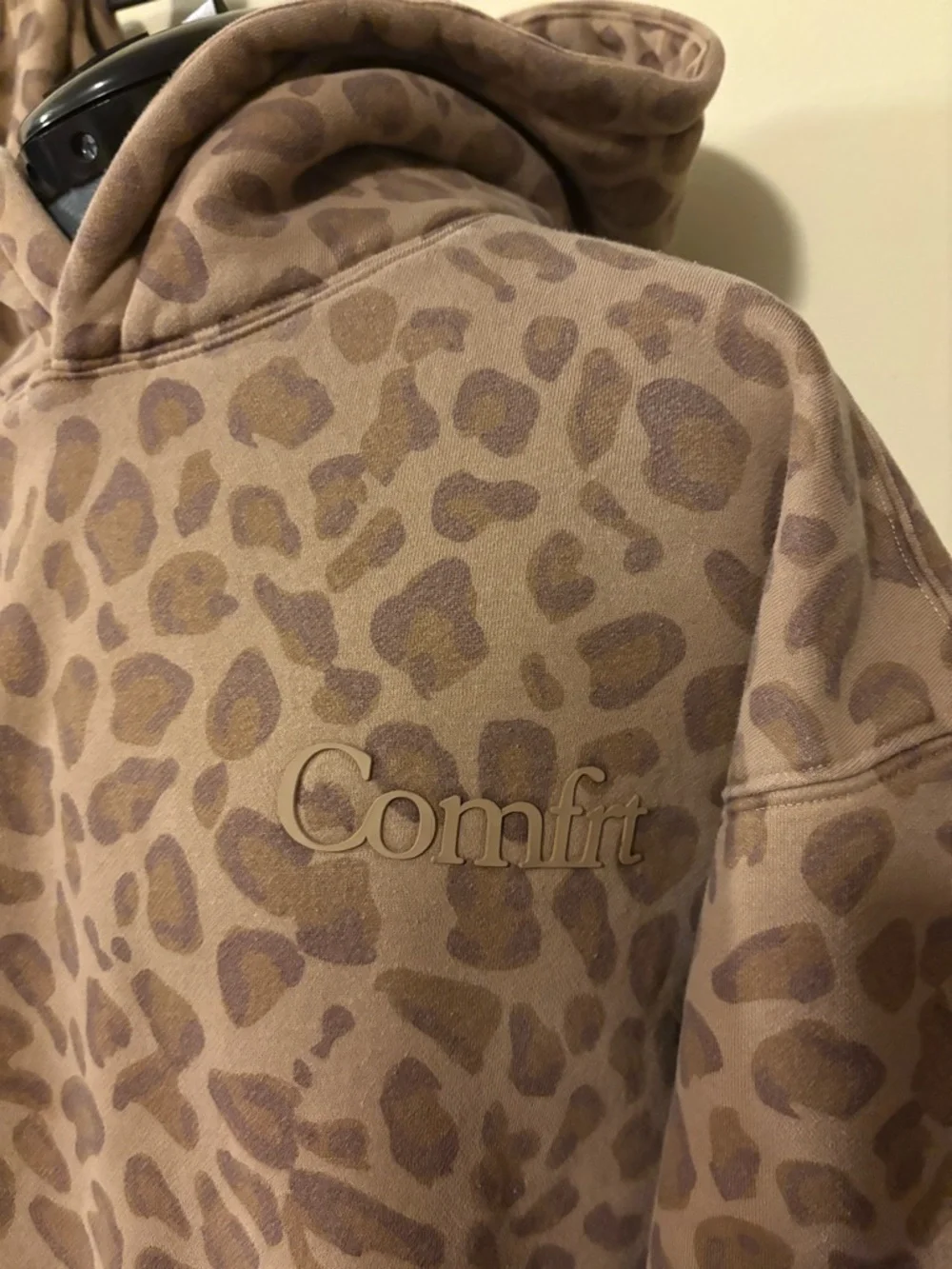 Leopard print Comfrt Hoodie and Sweatpants - Picture 5 of 5